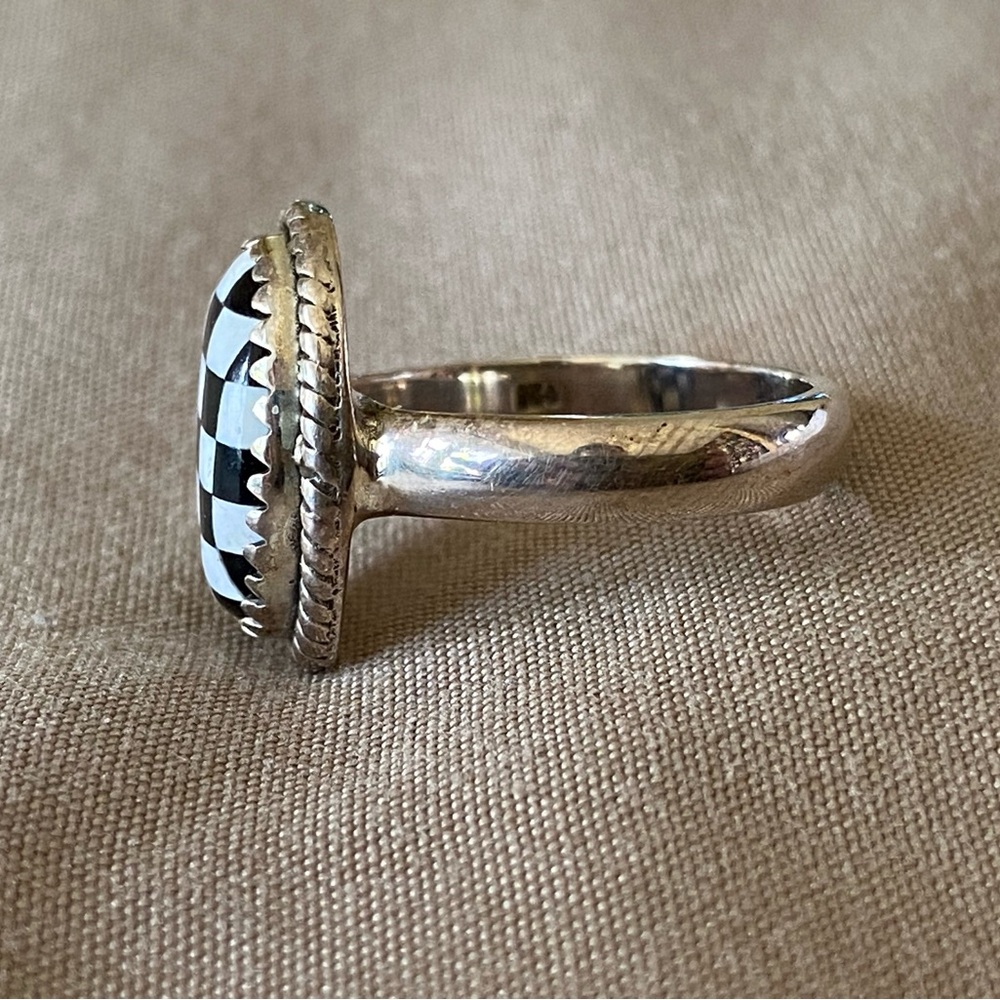 Sterling Silver Checkered Oval Black Onyx & White Quartz Ring - Picture 3 of 9